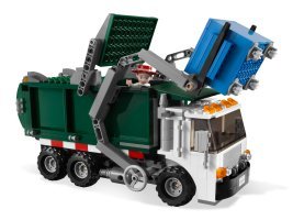 7599 - Garbage Truck Getaway