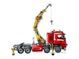 8258 - Crane Truck